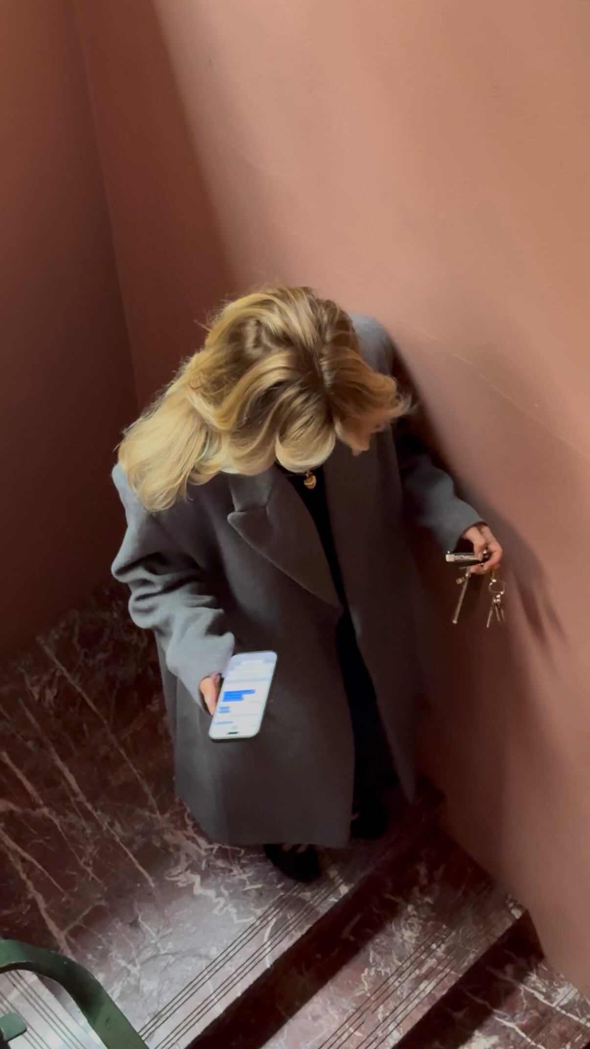 This week, we’re learning more about the rituals of the incredible woman and founder of the incredible Weiss Hair, @brookeweiss_ 🤍